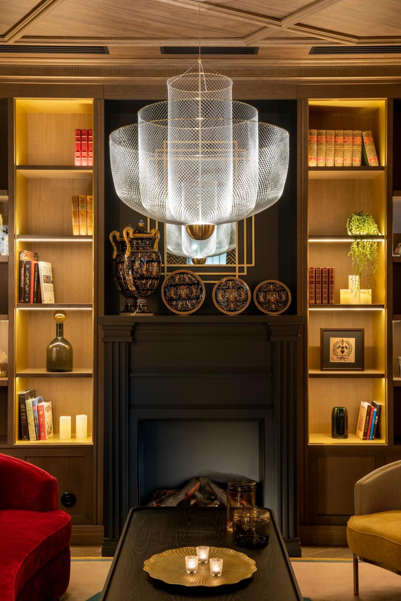 Maison Rouge Strasbourg Hotel & Spa, Autograph Collection Exterior foto The Library at The Hari