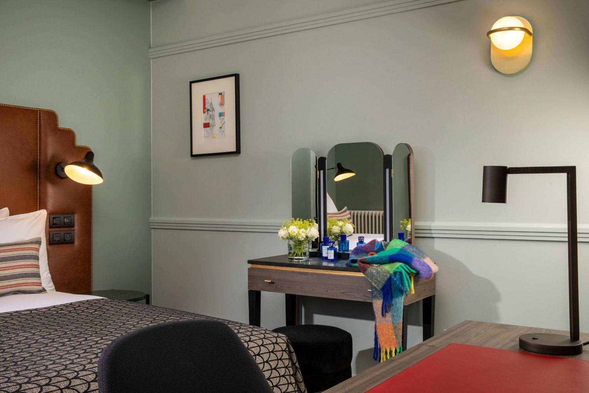 Maison Rouge Strasbourg Hotel & Spa, Autograph Collection Exterior foto A room at the Hotel de l'Alma