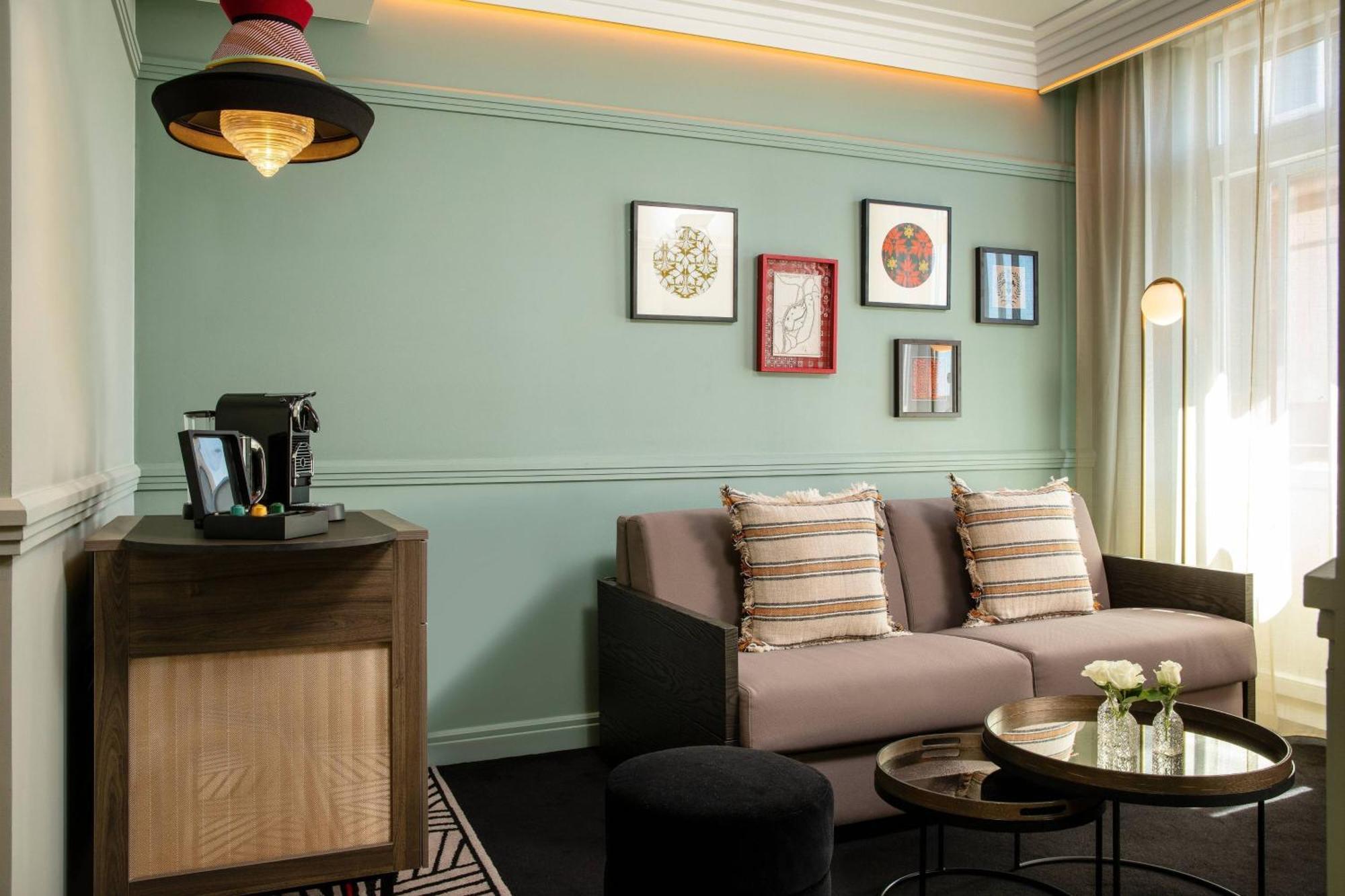 Maison Rouge Strasbourg Hotel & Spa, Autograph Collection Exterior foto A suite at the hotel